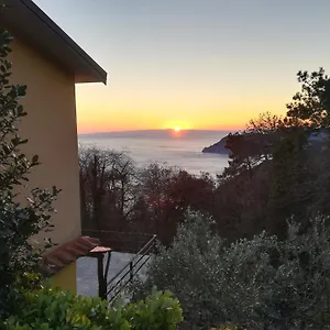I Tre Grappoli Farm stay Corniglia